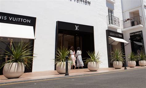 Luxury brands continue to bet on Marbella's Puerto .